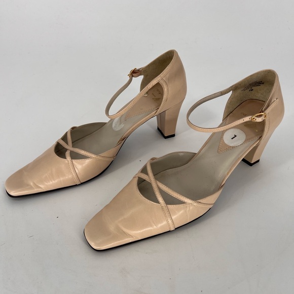 EUC Easy Spirit Nexist Heels - Picture 2 of 11